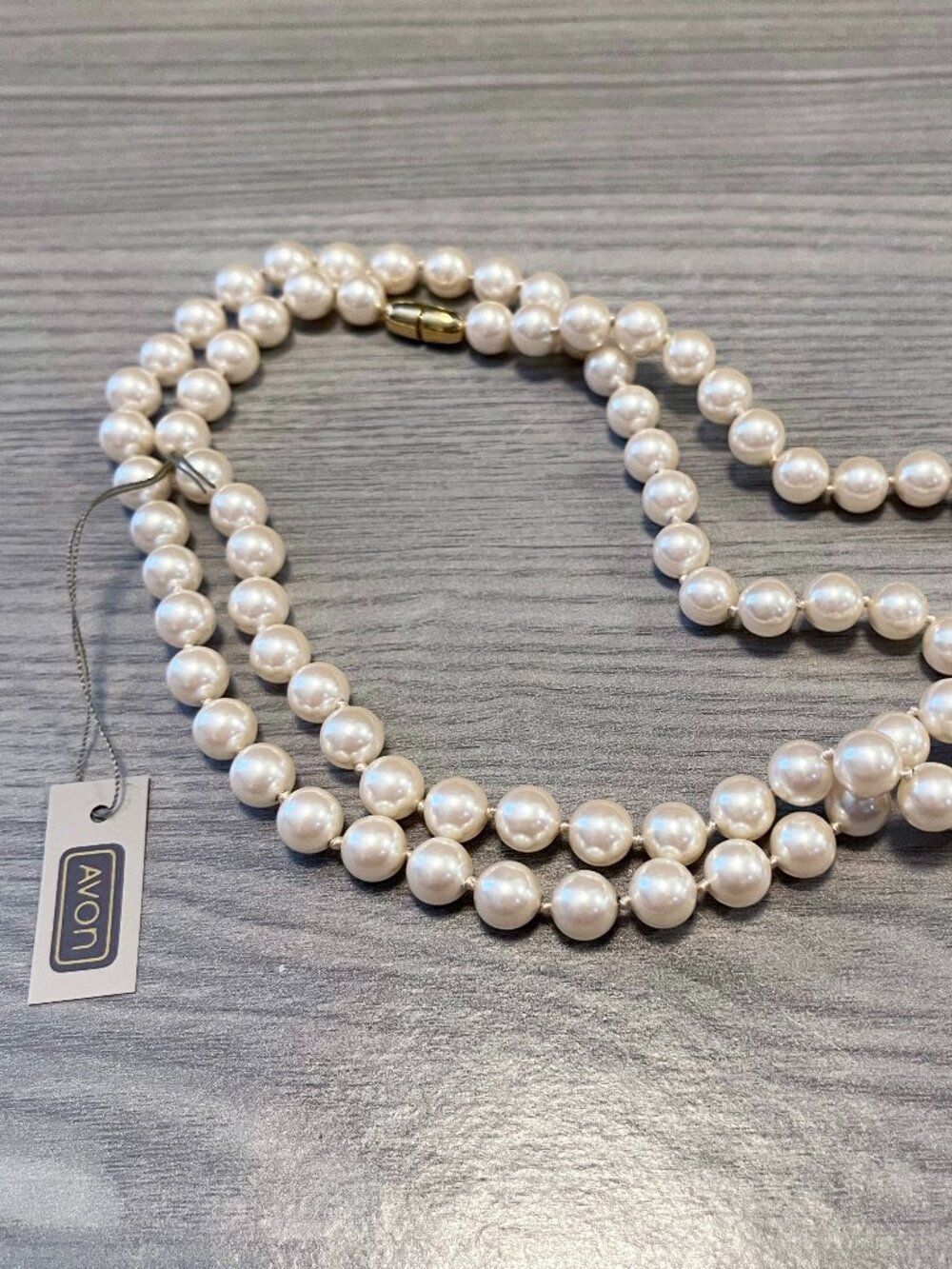 Avon Faux Pearl Beaded Necklace Gold Tone Clasp Classic Vintage Style Wedding